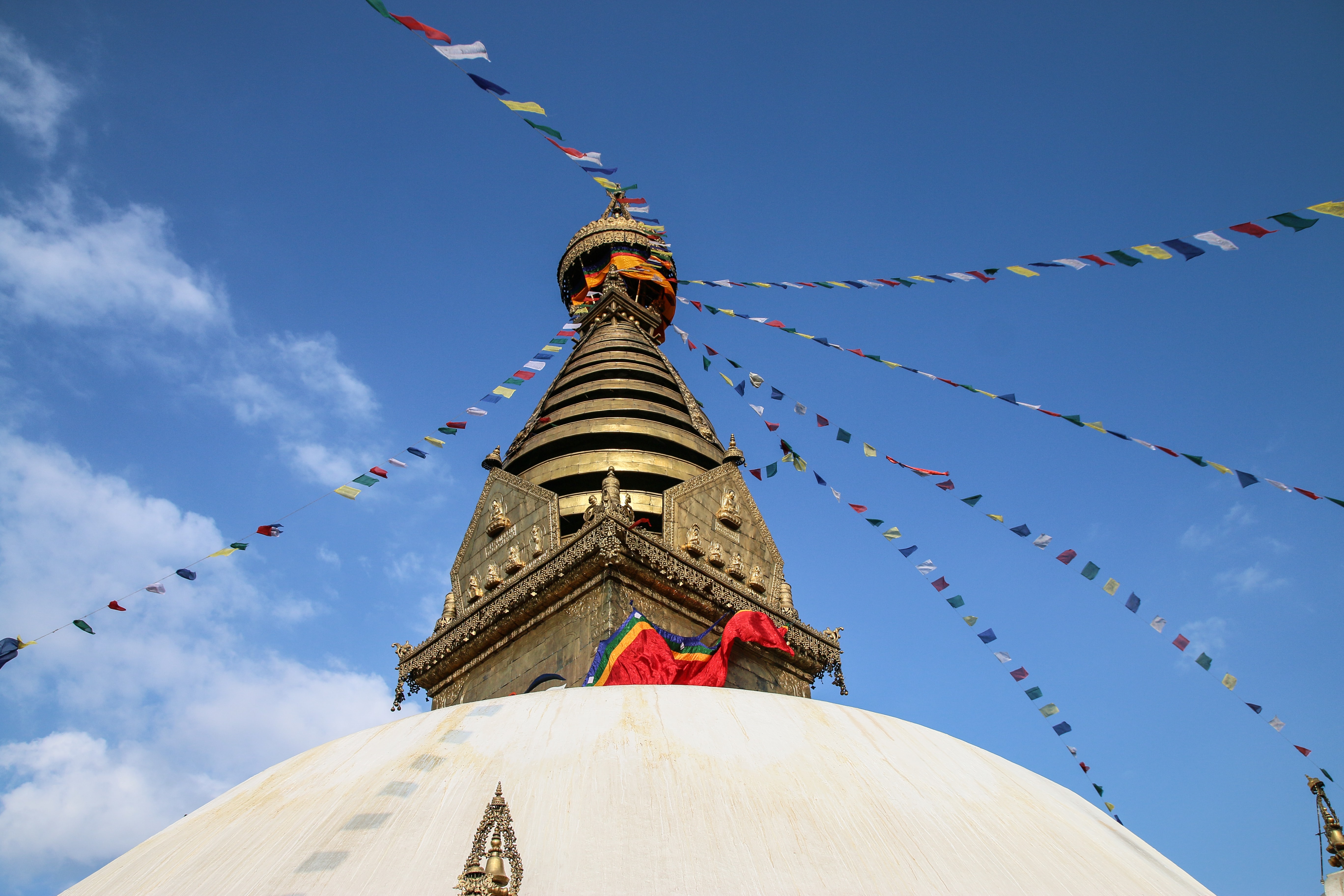 Летящая ступа. Буддийские ступы в Непале. Боднатх Катманду. Сваямбунатх Катманду. Долина Катманду Непал ступа Будда.